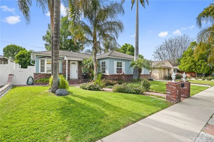 6837 Hesperia Avenue, Reseda, California 91335