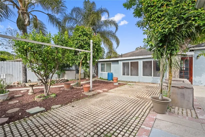 6837 Hesperia Avenue, Reseda, California 91335