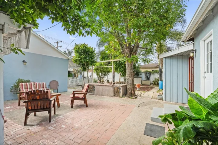 6837 Hesperia Avenue, Reseda, California 91335