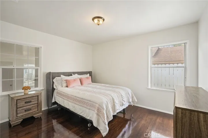 6837 Hesperia Avenue, Reseda, California 91335