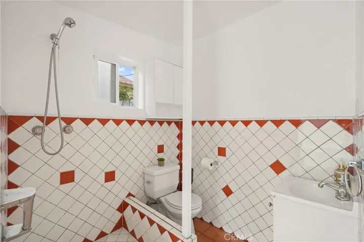 6837 Hesperia Avenue, Reseda, California 91335