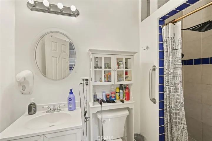 6837 Hesperia Avenue, Reseda, California 91335
