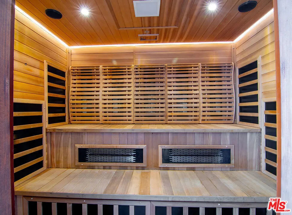 10520 Wilshire Boulevard 407, Los Angeles, California 90024 home-pic-24