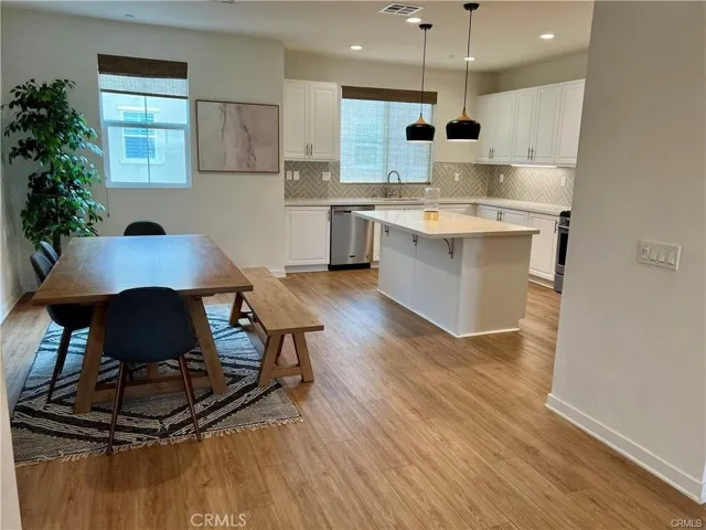1006 Newberry Lane, Claremont, California 91711