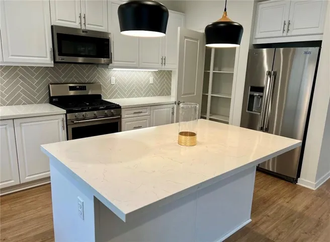 1006 Newberry Lane, Claremont, California 91711