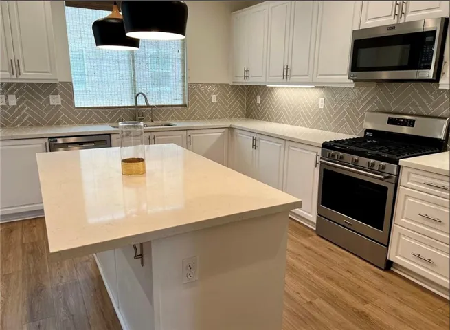 1006 Newberry Lane, Claremont, California 91711