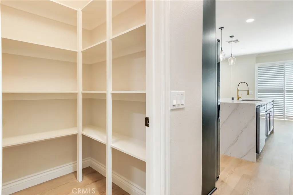 33827 Flora Springs Street, Temecula, California 92592 home-pic-11