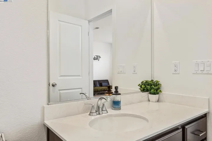 5610 Julia Ave, Keyes, California 95328