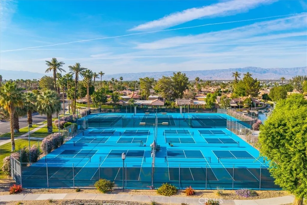 44069 Chamonix Court, Palm Desert, California 92260 home-pic-36