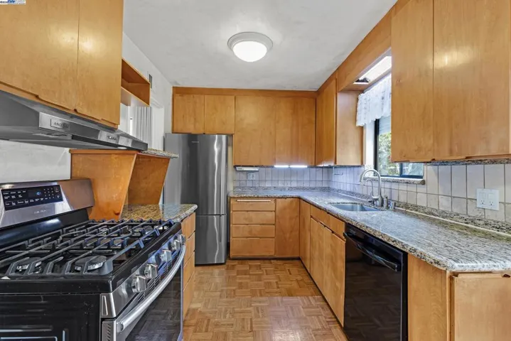 19066 Gliddon St, Castro Valley, California 94546