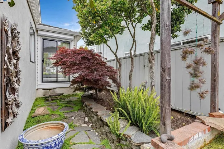 19066 Gliddon St, Castro Valley, California 94546