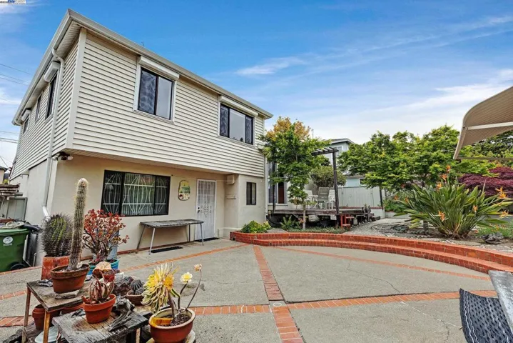 19066 Gliddon St, Castro Valley, California 94546
