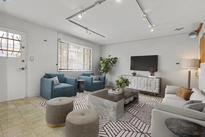 19066 Gliddon St, Castro Valley, California 94546