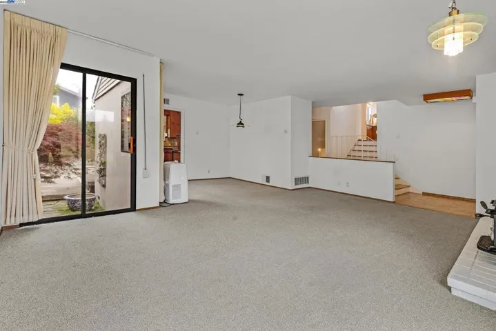 19066 Gliddon St, Castro Valley, California 94546