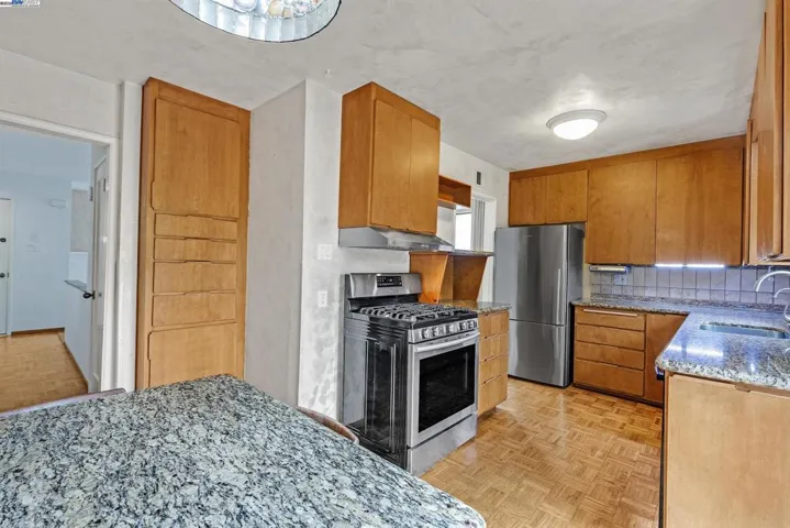 19066 Gliddon St, Castro Valley, California 94546