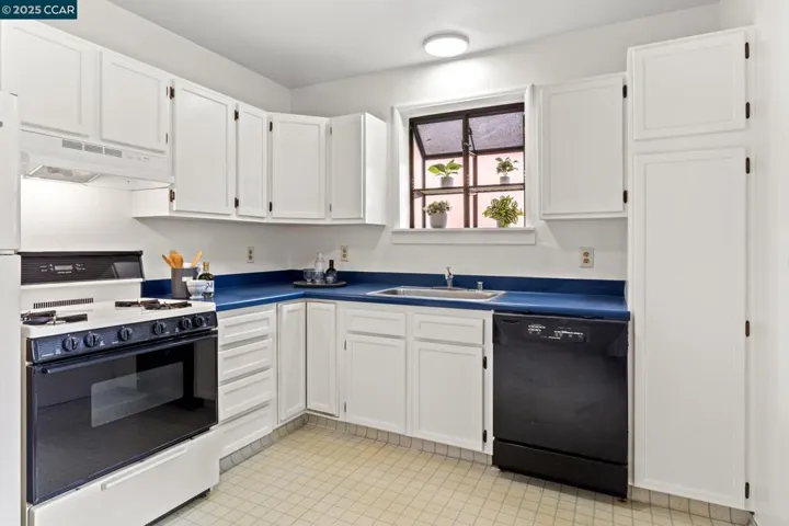 125 Sunnyside Dr, San Leandro, California 94577