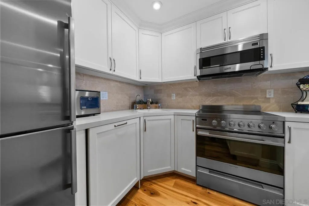 1720 Avenida Del Mundo 209, Coronado, California 92118 home-pic-17