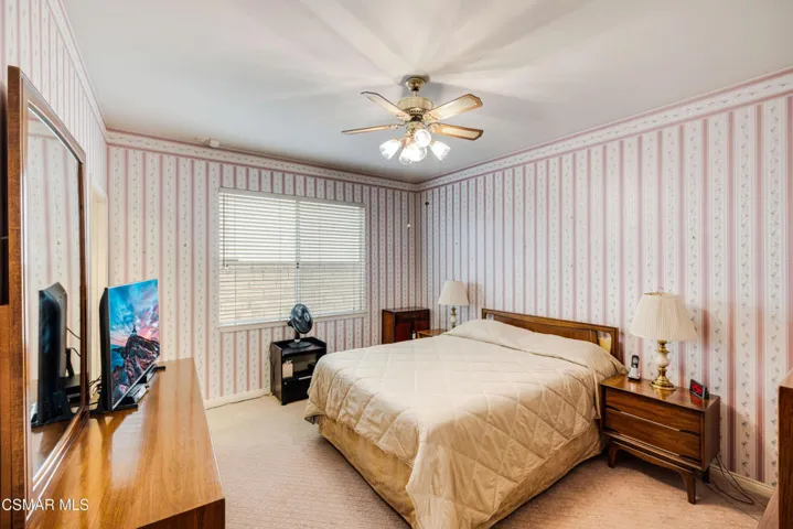 Downstairs primary bedroom
