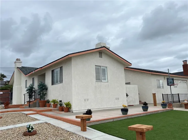 320 N 7th Street, Grover Beach, California 93433