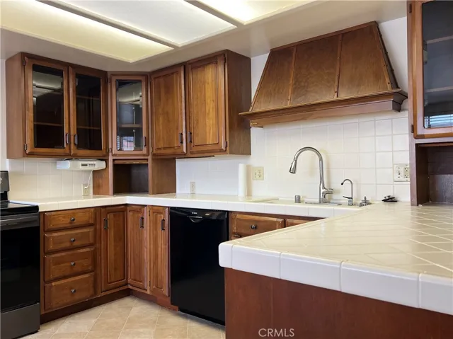 320 N 7th Street, Grover Beach, California 93433
