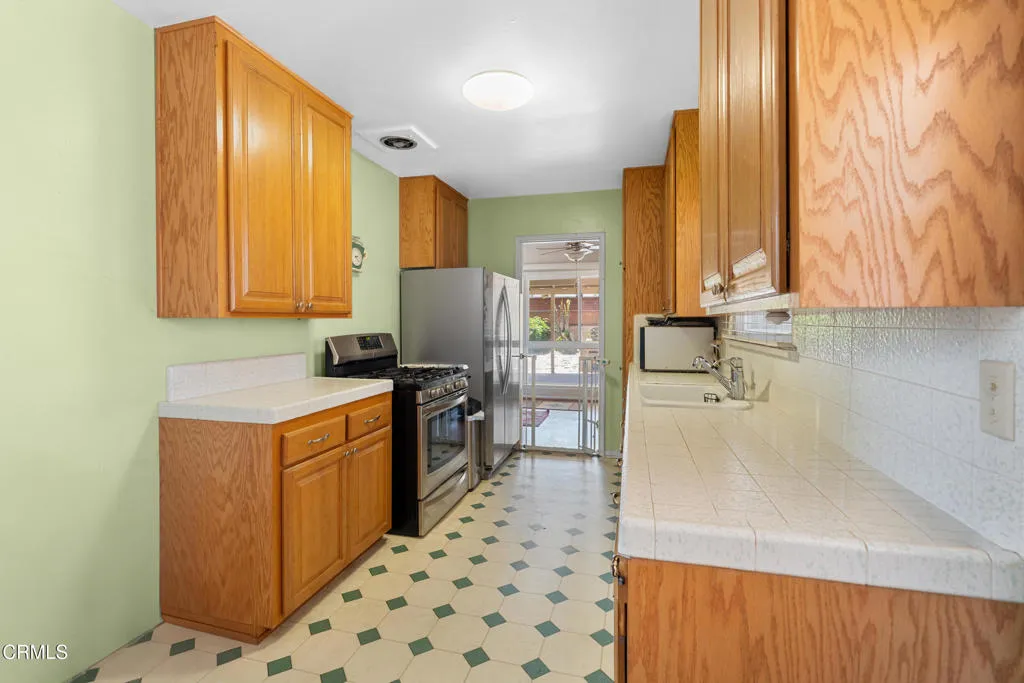 431 Eva Street, Ventura, California 93003 home-pic-13