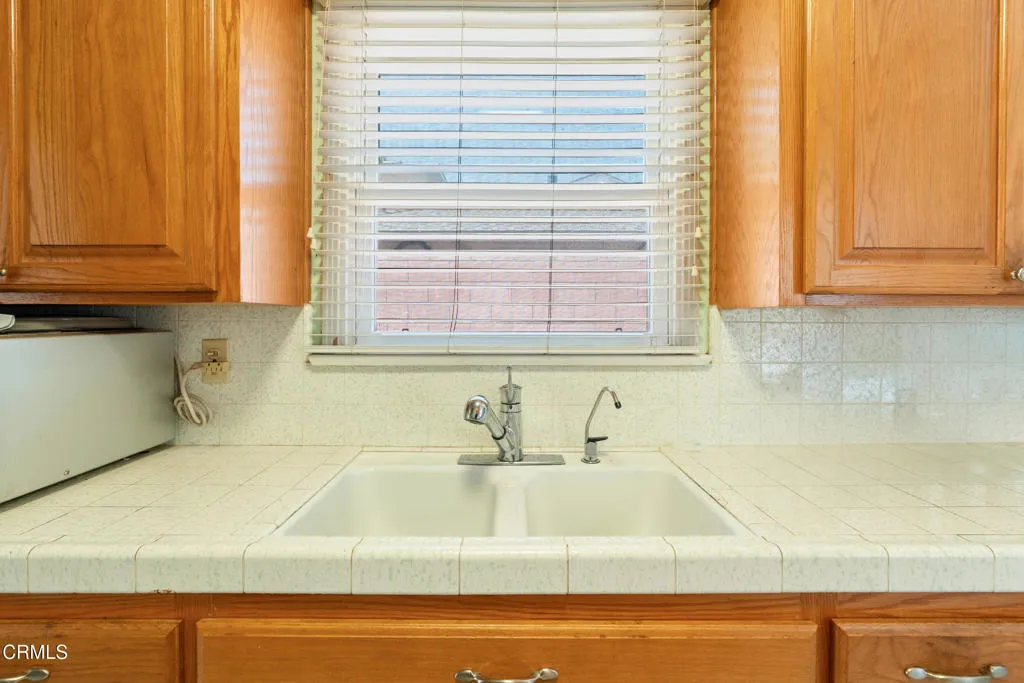 431 Eva Street, Ventura, California 93003 home-pic-14