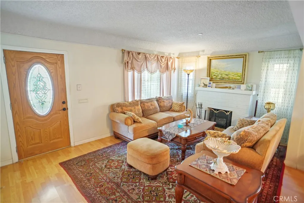 1041 Ruberta Ave, Glendale, California 91201 home-pic-1