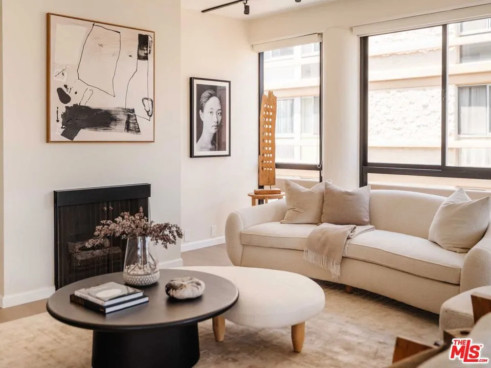 318 N Maple Drive 408, Beverly Hills, California 90210 home-pic-1