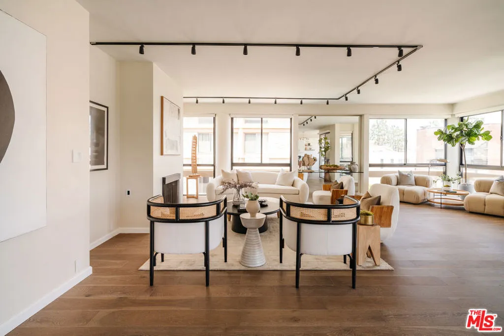 318 N Maple Drive 408, Beverly Hills, California 90210 home-pic-0