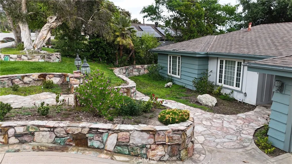 326 E Sierra Madre Avenue, Glendora, California 91741 home-pic-1