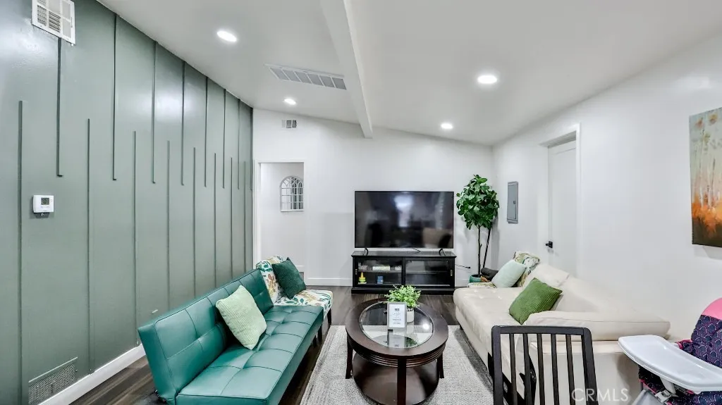 10301 Antigua Street, Anaheim, California 92804 home-pic-3