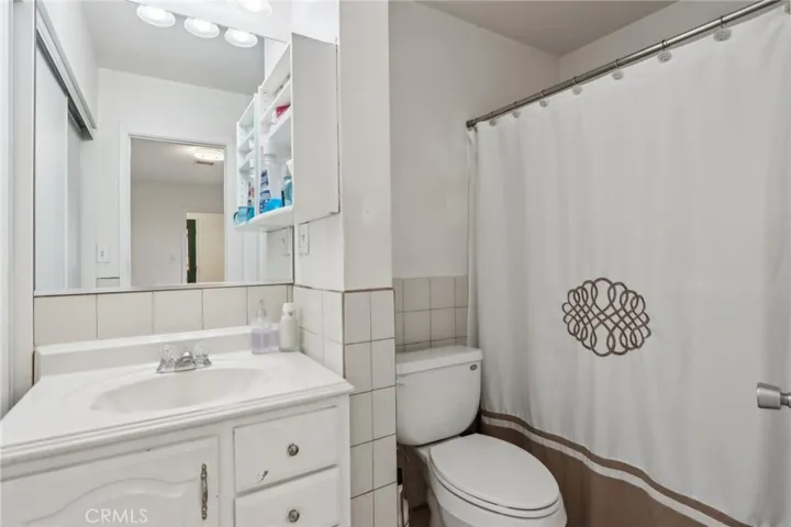 Bedroom 2 Ensuite Bathroom 1