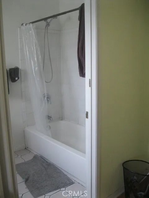 2927 S Genesee Avenue, Los Angeles, California 90016 home-pic-30