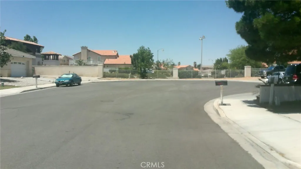 12533 Loma Verde Drive, Victorville, California 92392 home-pic-1