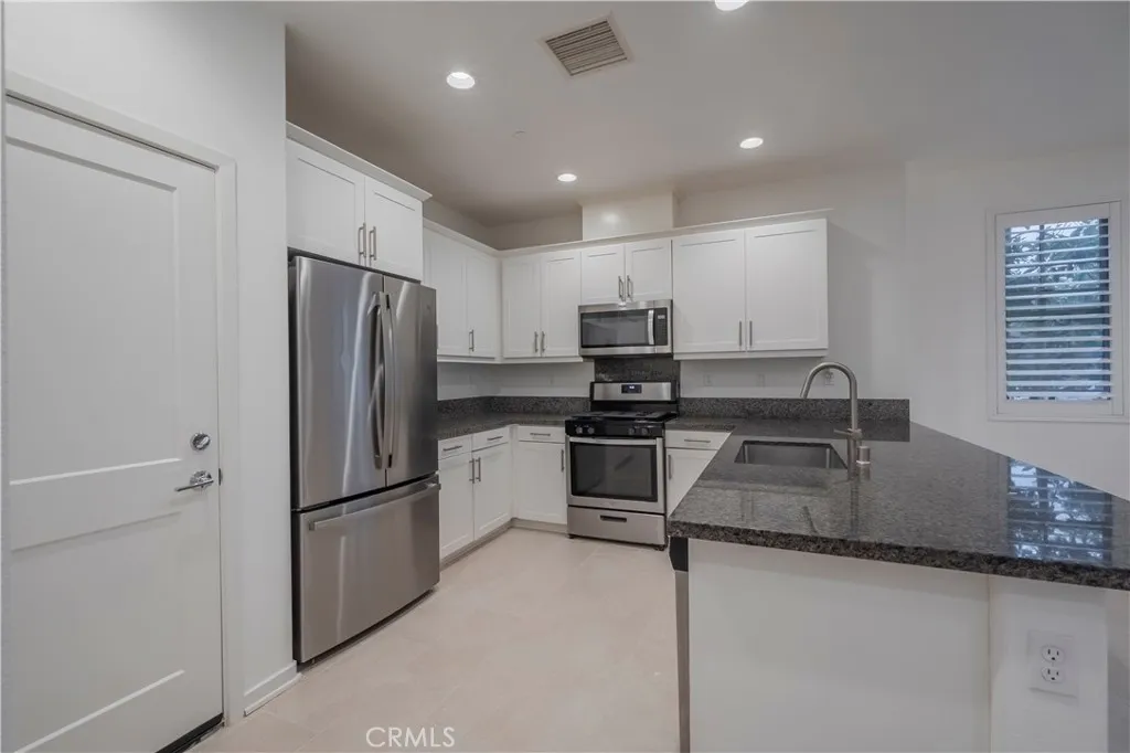 556 W Baseline Road, Claremont, California 91711 home-pic-7