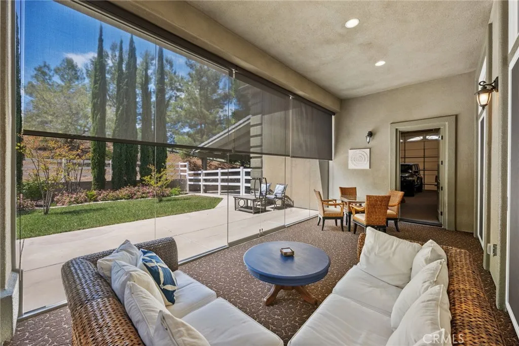 Guest house sun room