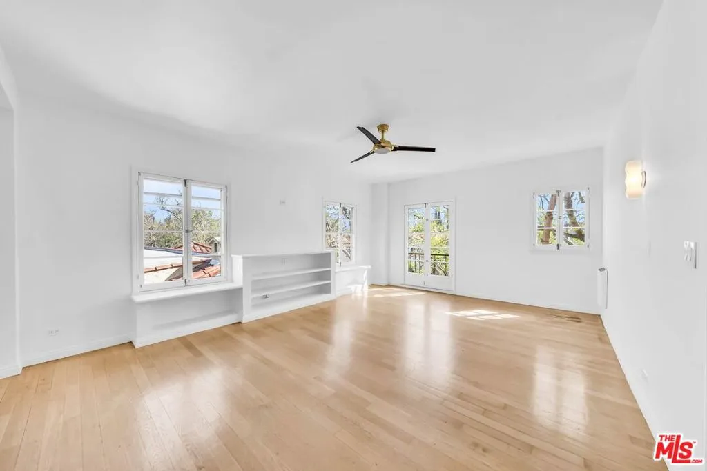 109 N Sycamore Avenue 304, Los Angeles, California 90036 home-pic-8