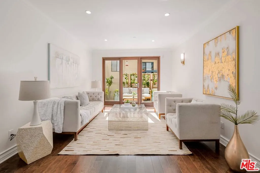 122 N Clark Drive 402, West Hollywood, California 90048 home-pic-6