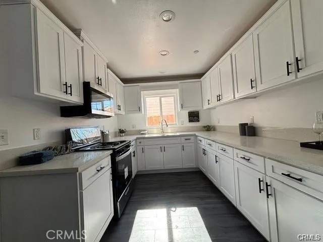 1942 E 113th, Los Angeles, California 90059