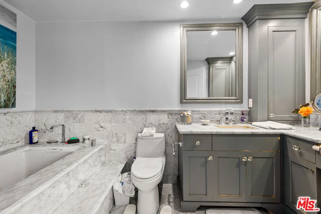 6400 Pacific Avenue 308, Playa Del Rey, California 90293 home-pic-14