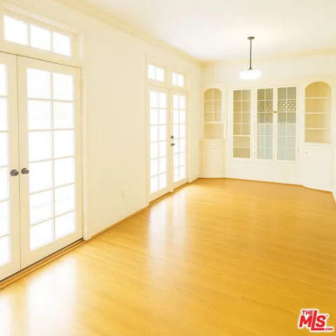 6063 Scenic Avenue, Los Angeles, California 90068