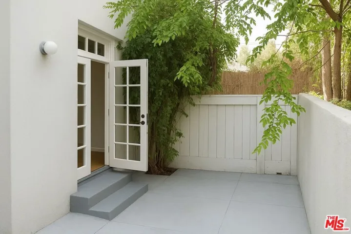 6063 Scenic Avenue, Los Angeles, California 90068