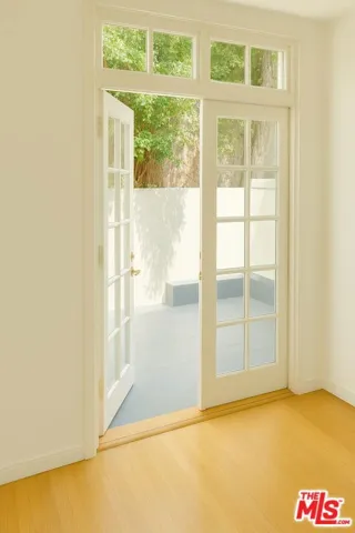 6063 Scenic Avenue, Los Angeles, California 90068