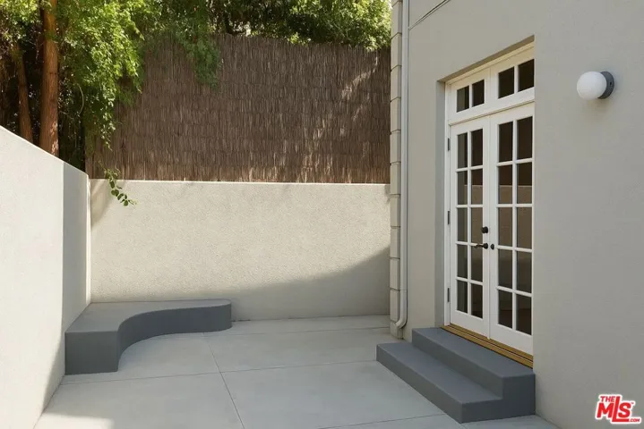 6063 Scenic Avenue, Los Angeles, California 90068