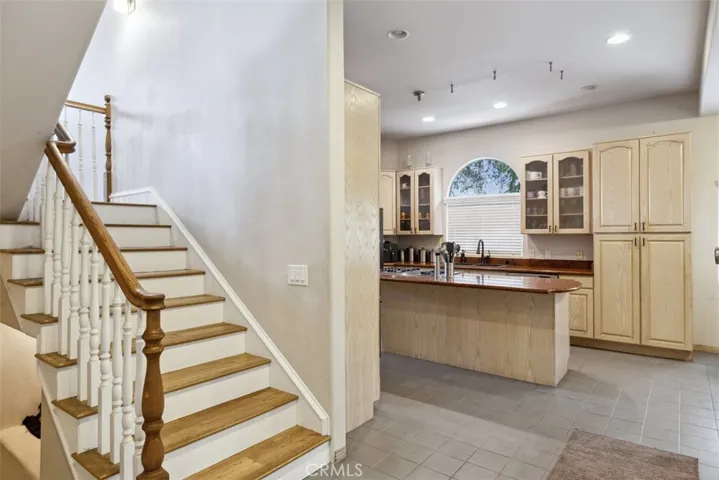 23684 Valley View Road, Calabasas, California 91302
