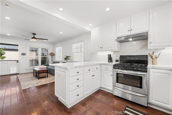 504 Avocado Avenue 1/2, Corona Del Mar, California 92625