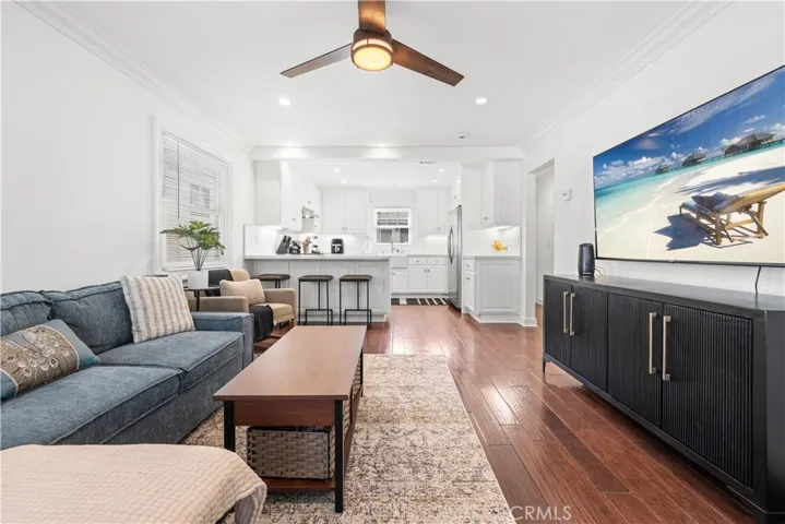 504 Avocado Avenue 1/2, Corona Del Mar, California 92625