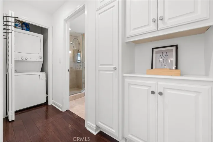 504 Avocado Avenue 1/2, Corona Del Mar, California 92625