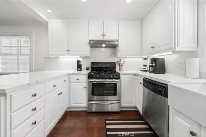 504 Avocado Avenue 1/2, Corona Del Mar, California 92625