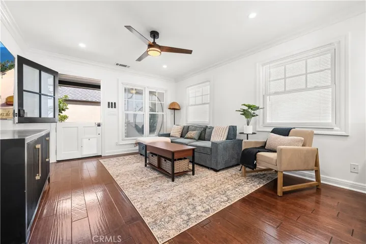 504 Avocado Avenue 1/2, Corona Del Mar, California 92625